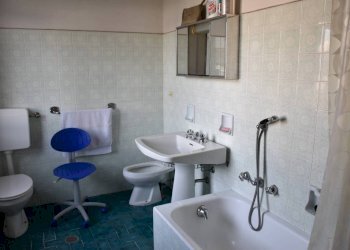 bagno 2 - Casa indipendente via Vercelli, 40, Strambino - foto 28