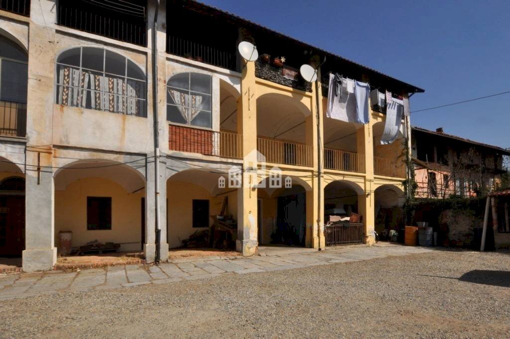 Facciata - Villa via delle Scuole, 174, Castellamonte - photo 3