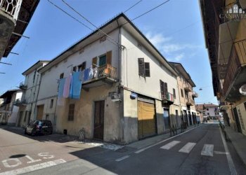 facciata - Negozio via Piero Fontana, 14, Feletto - foto 1