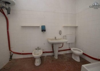 bagno - Negozio via Piero Fontana, 14, Feletto - foto 13