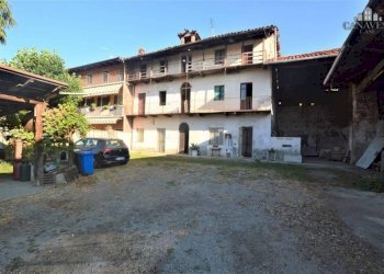 facciata - Casa indipendente Frazione Sant'Antonio, 204, Castellamonte - foto 1