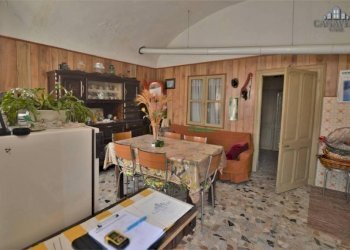 cucina - Casa indipendente Frazione Sant'Antonio, 204, Castellamonte - foto 5