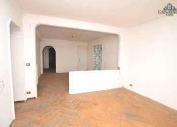 stanza - Appartamento piazza Boetto, 4, Cuorgnè - foto 8