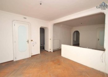 stanza - Appartamento piazza Boetto, 4, Cuorgnè - foto 9