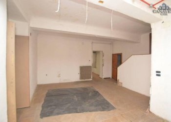 stanza - Appartamento piazza Boetto, 4, Cuorgnè - foto 11