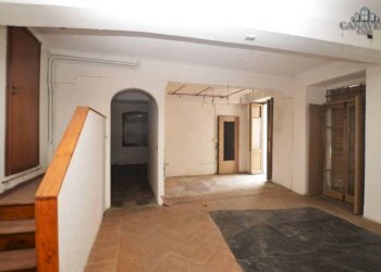 stanza - Appartamento piazza Boetto, 4, Cuorgnè - foto 12