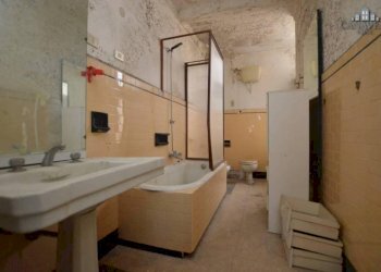 bagno - Appartamento piazza Boetto, 4, Cuorgnè - foto 22