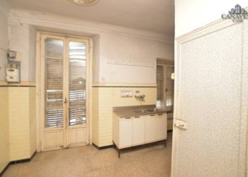 cucina - Appartamento piazza Boetto, 4, Cuorgnè - foto 24