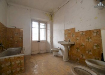 bagno - Appartamento piazza Boetto, 4, Cuorgnè - foto 32