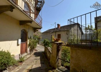 cortile - Casa indipendente via Garibaldi, 8a, Traversella - foto 14