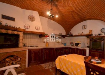 Cucina - Casa indipendente via umberto I, 27, Val di Chy - foto 6