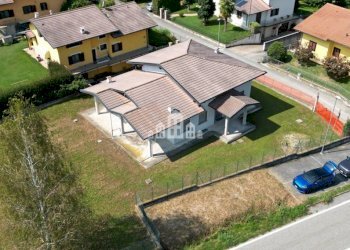 vista dall\'alto - Villa Fraz. Pranzalito - Via Canton Rovano, 1, San Martino Canavese - foto 1