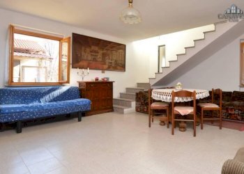 soggiorno - Casa indipendente strada della gatta, 15, Val di Chy - foto 9