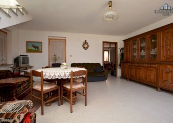 soggiorno - Casa indipendente strada della gatta, 15, Val di Chy - foto 10