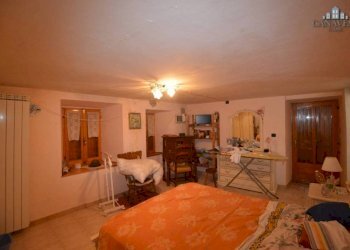 Camera da letto - Casa indipendente frazione Lilla, snc, Locana - foto 15