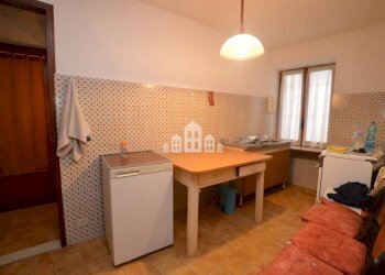 Cucina - Casa indipendente via Dei Rosari, 1, Locana - foto 17