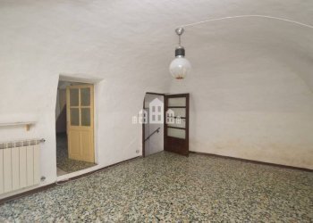 Camera da letto - Trilocale via Arduino, 24, Cuorgnè - foto 9