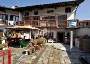 Facciata - Casa indipendente via Breia, 1, Torre Canavese - foto 1