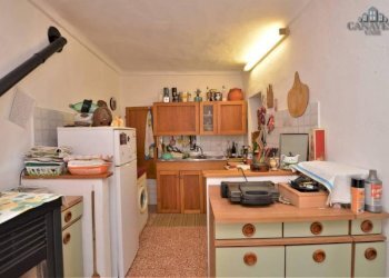 cucina - Casa indipendente via Luinengo Cossi, 9, Borgiallo - foto 5