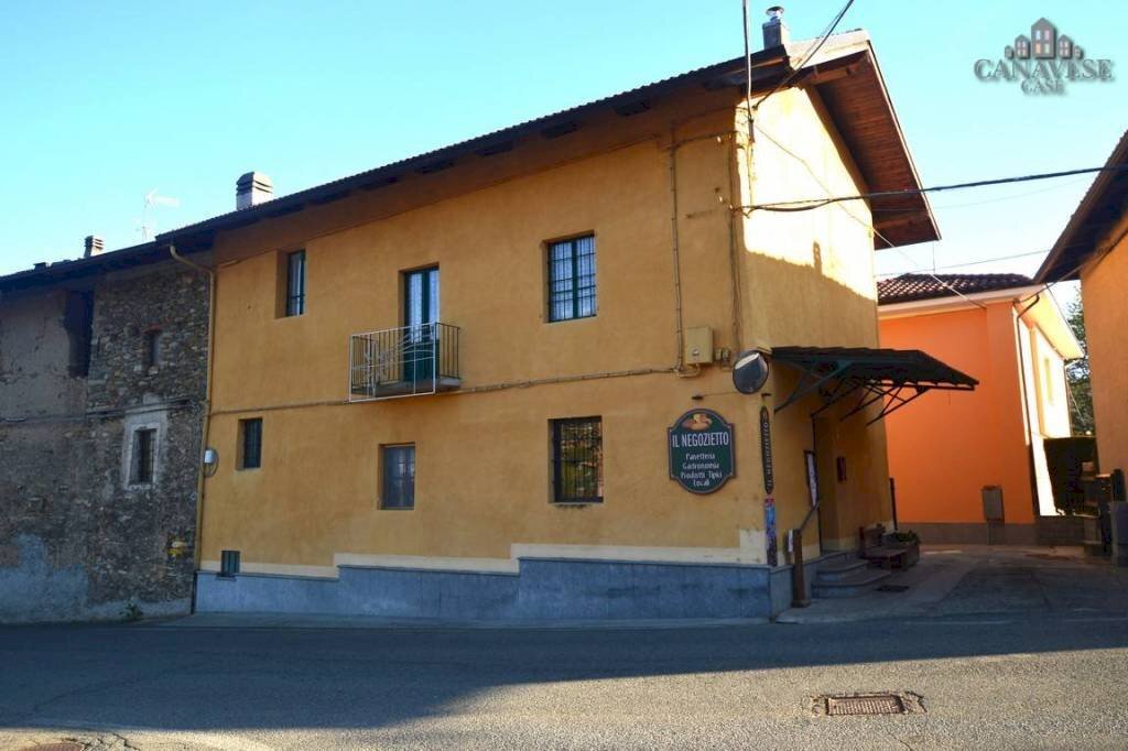 facciata lato strada - Casa indipendente via Villa, 6, San Colombano Belmonte - foto 1