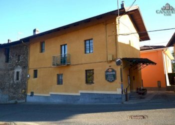 facciata lato strada - Casa indipendente via Villa, 6, San Colombano Belmonte - foto 1