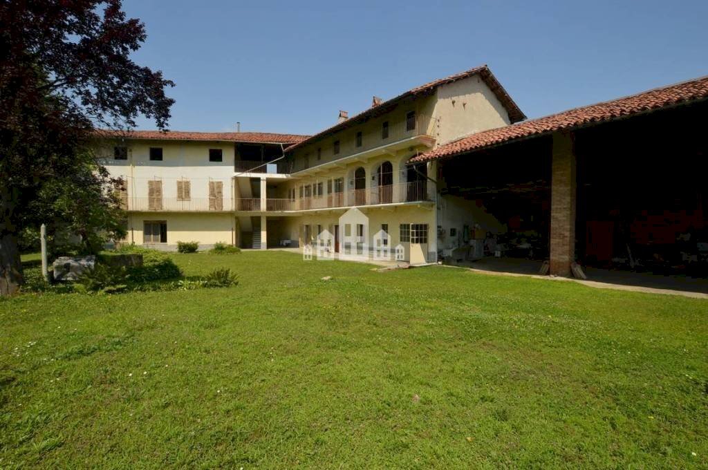 facciata - Casa indipendente via Ponte Chiusella, 74, Romano Canavese - foto 2