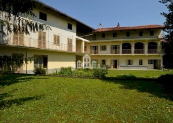 facciata - Casa indipendente via Ponte Chiusella, 74, Romano Canavese - foto 1