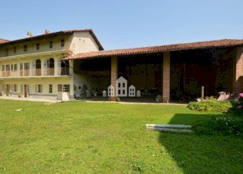 facciata - Casa indipendente via Ponte Chiusella, 74, Romano Canavese - foto 9