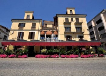 facciata - Cafeteria - Cold Bar via Garibaldi, 1, Cuorgnè - photo 1