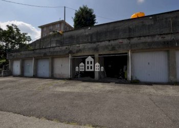 Facciata box auto - Box via Don Domenico Massè, snc, Cuorgnè - foto 2