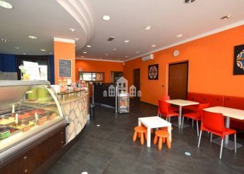 Stanza arredata - Cafeteria - Cold Bar viale Tenente Morello, 13, Castellamonte - photo 1