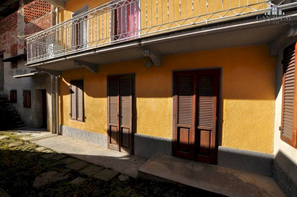 Facciata - Casa indipendente via delle rogge, 3, Locana - foto 2