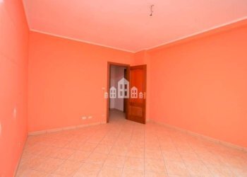 Stanza non arredata - Stable - Palace piazza craveri, 3, Pont-Canavese - photo 21