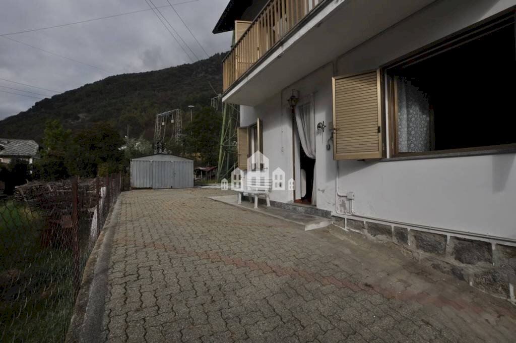 Cortile interno - Independent house via gran Paradiso, 1, Locana - photo 3