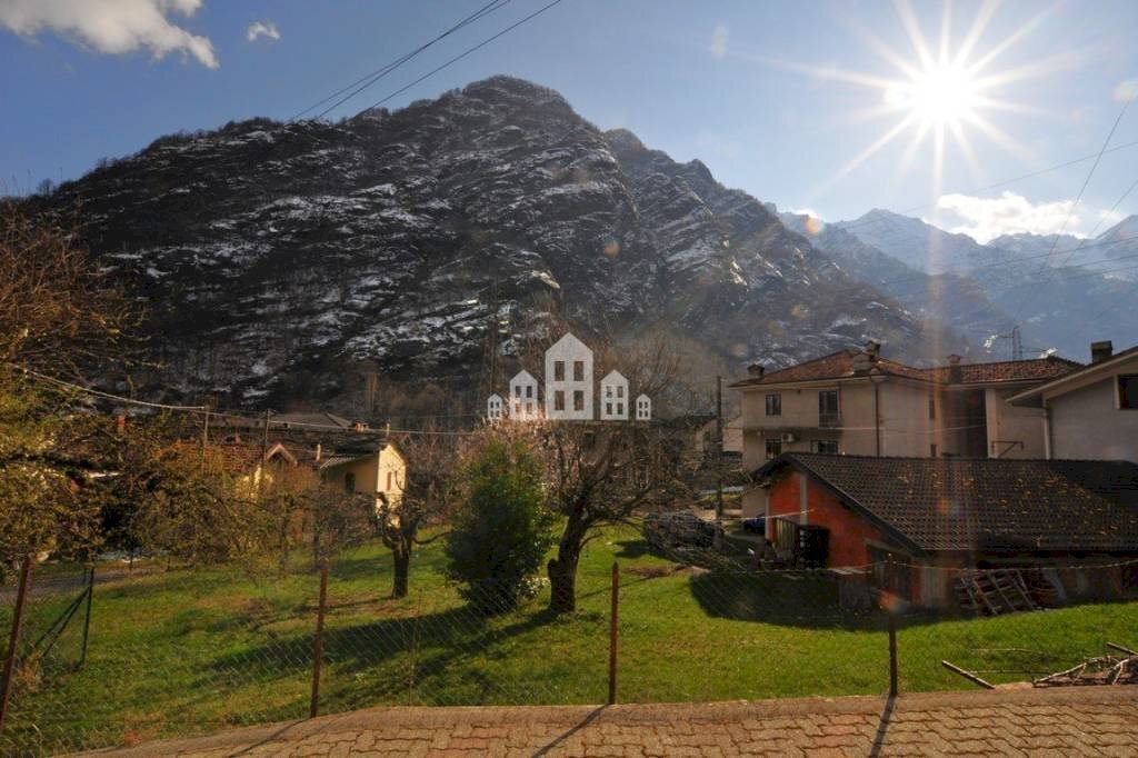 Vista - Independent house via gran Paradiso, 1, Locana - photo 1