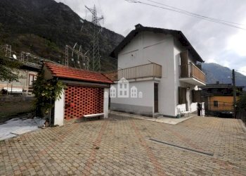 Facciata - Casa indipendente via gran Paradiso, 1, Locana - foto 1