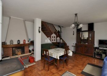 Soggiorno - Casa indipendente via gran Paradiso, 1, Locana - foto 8