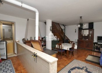 Salone - Casa indipendente via gran Paradiso, 1, Locana - foto 9