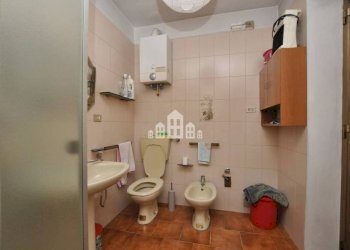 Bagno - Casa indipendente via gran Paradiso, 1, Locana - foto 15