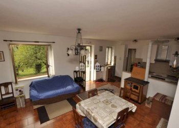 Soggiorno - Casa indipendente via gran Paradiso, 1, Locana - foto 21