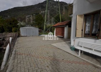 Cortile interno - Casa indipendente via gran Paradiso, 1, Locana - foto 22