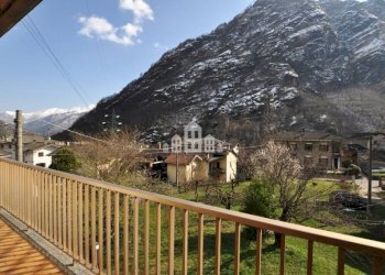 Balcone - Casa indipendente via gran Paradiso, 1, Locana - foto 2