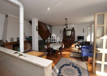 Salone - Casa indipendente via gran Paradiso, 1, Locana - foto 5