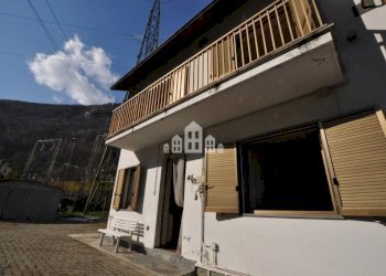 Facciata - Casa indipendente via gran Paradiso, 1, Locana - foto 16