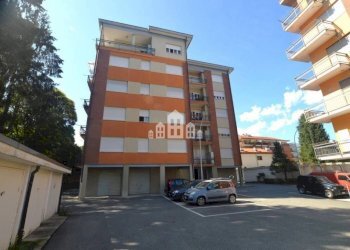 Facciata - Quadrilocale via Michelangelo, 6, Cuorgnè - foto 1