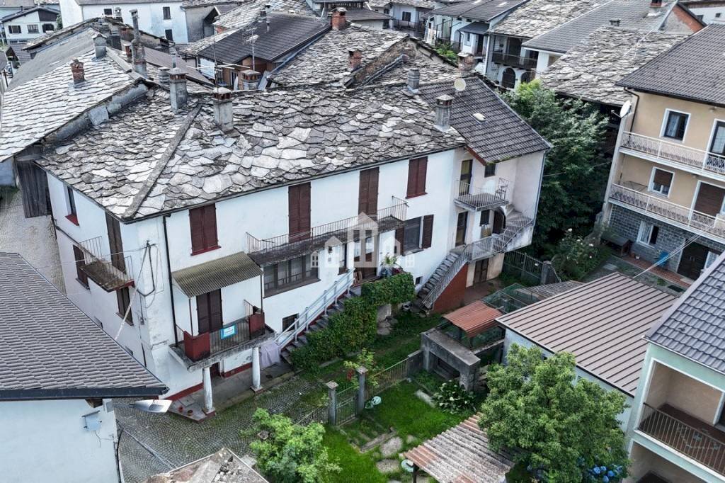 Vista - Casa indipendente via Martiri della Libertà, 11, Rueglio - foto 1