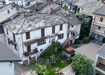 Vista - Casa indipendente via Martiri della Libertà, 11, Rueglio - foto 1