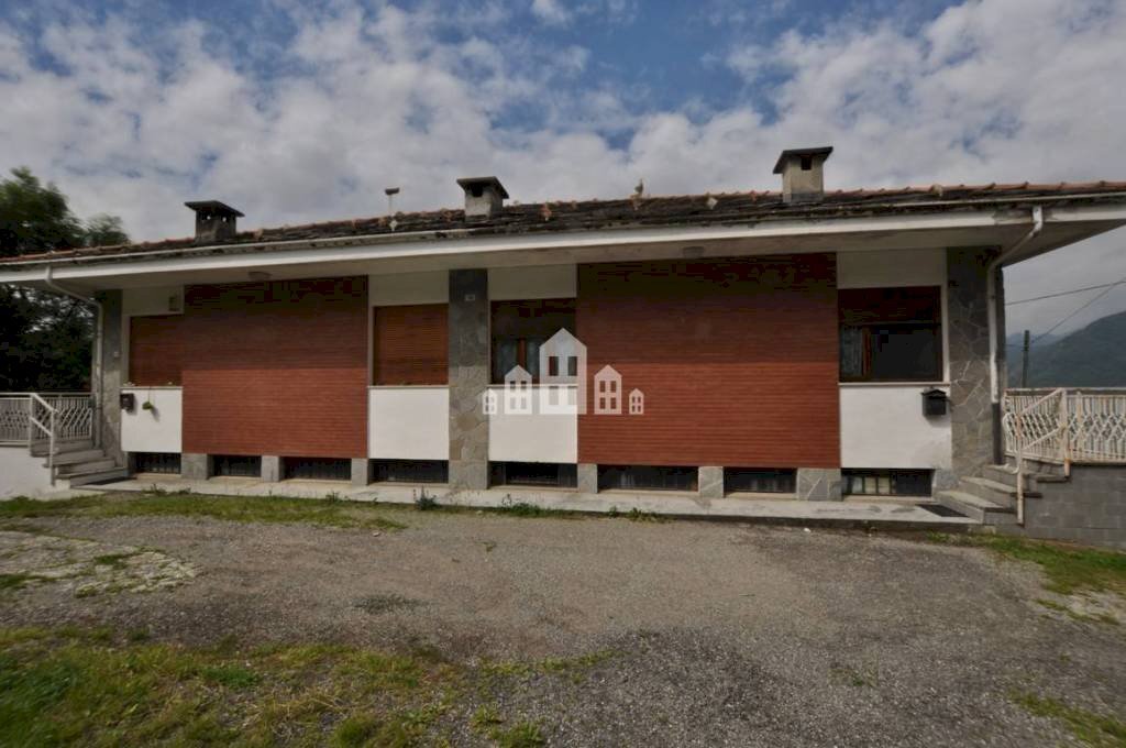 Facciata - Three-room apartment strada Navetta, 14, Pont-Canavese - photo 2