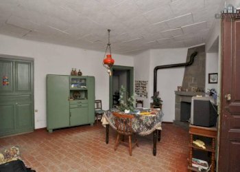 soggiorno - Quadrilocale piazza umberto, 2, Sparone - foto 2