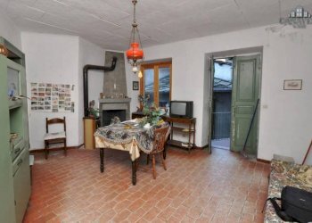 soggiorno - Quadrilocale piazza umberto, 2, Sparone - foto 3